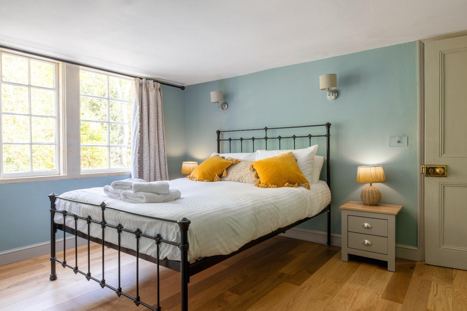 The Old School Rooms Beautiful Georgian Apartment, Sleeps 12 With Wifi And Parking, Near Bath Box  Bagian luar foto