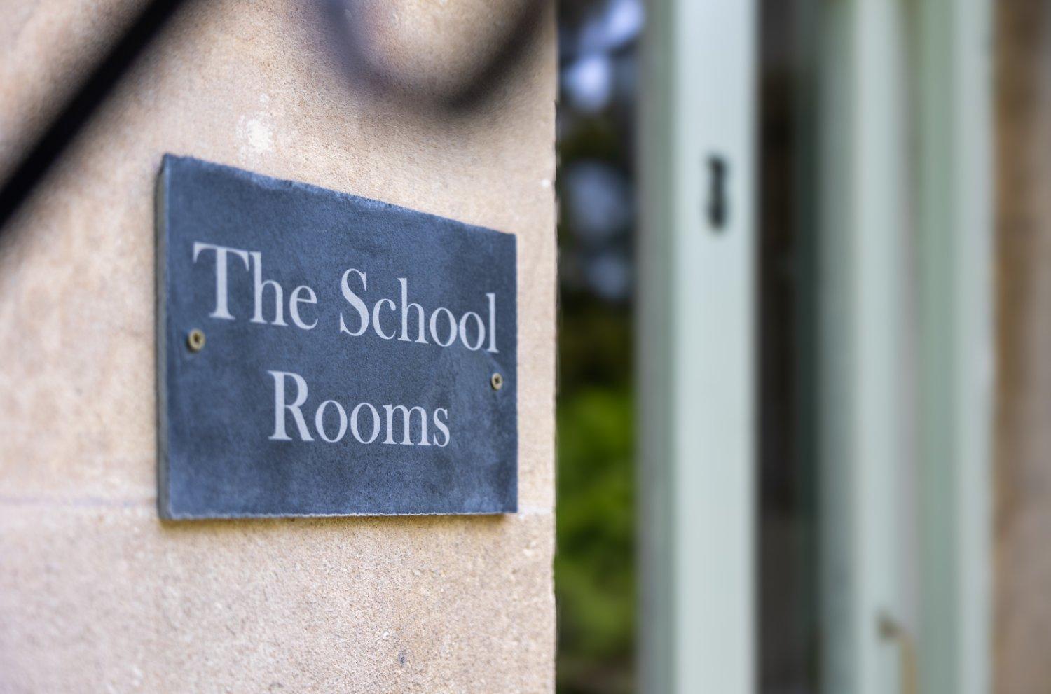 The Old School Rooms Beautiful Georgian Apartment, Sleeps 12 With Wifi And Parking, Near Bath Box  Bagian luar foto