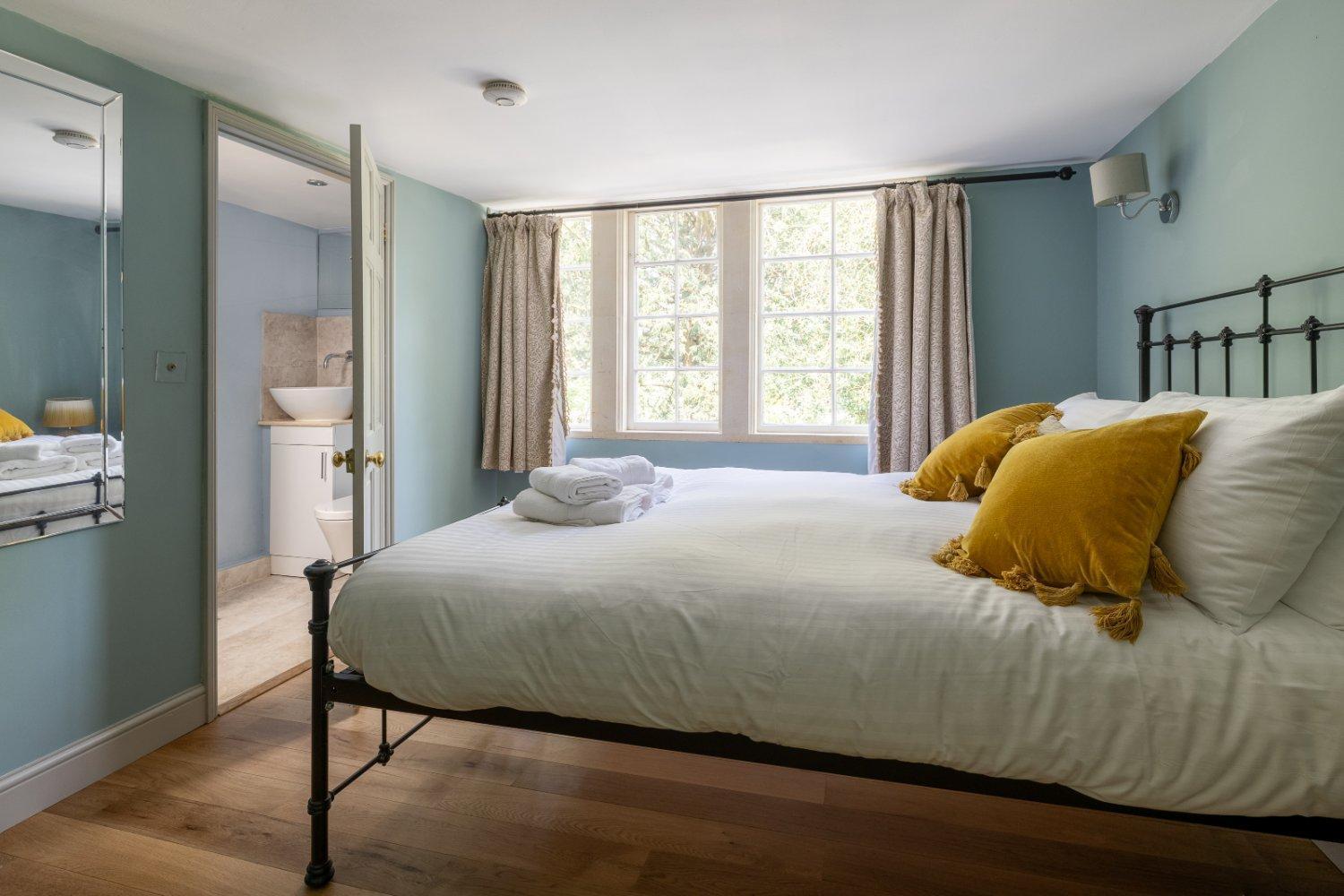 The Old School Rooms Beautiful Georgian Apartment, Sleeps 12 With Wifi And Parking, Near Bath Box  Bagian luar foto